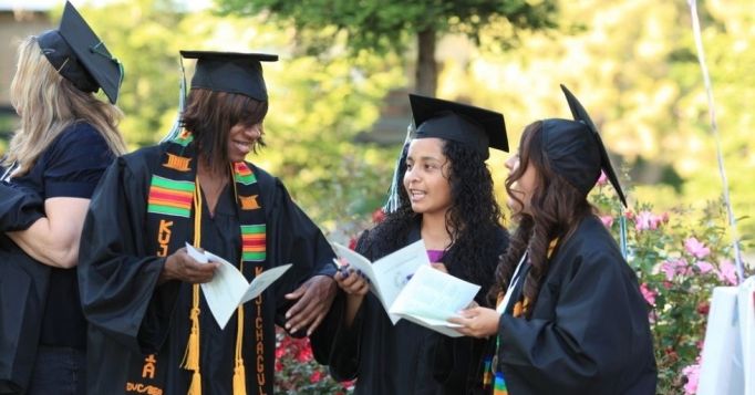 Foothill and De Anza Community College 山麓-迪安薩兩年制大學畢業典禮