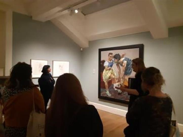 系上也有跟音樂治療學生共同的課,讓藝術不只侷限於繪畫,也能欣賞不同形式的治療