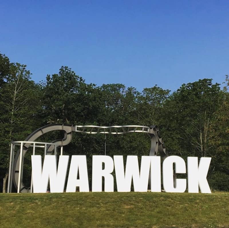 丟出申請後一周就拿到第一間的offer，也拿到第一志願華威商學院的offer非常開心