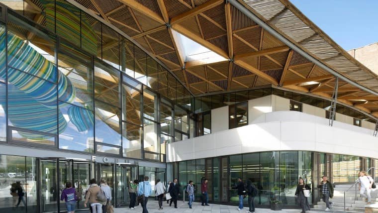 我在很安心的情況下順利完成申請，在此跟Claire & Lynn說聲很感謝你們！