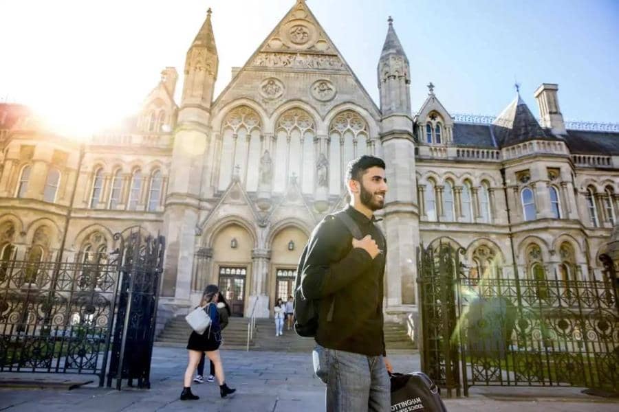 感謝 Grace 和 Chris 的種種協助，讓我獲得 7 間學校的 offer