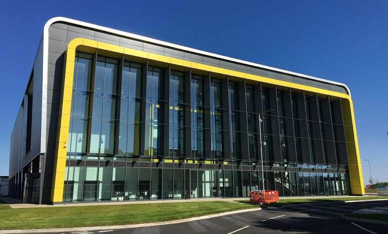 Cranfield University 克蘭菲爾德大學校園1