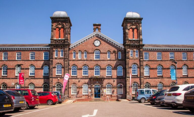 University of Cumbria 坎布里亞大學校園1