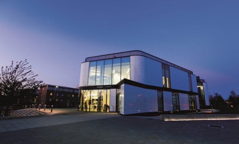 University of Hertfordshire 赫特福德大學校園 1