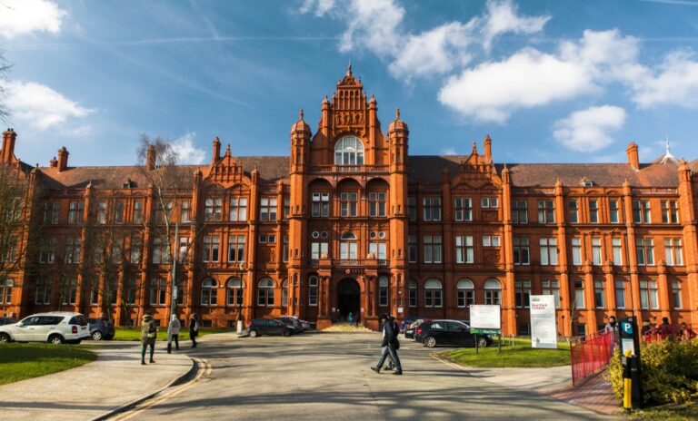 University of Salford 索爾福德大學校園1