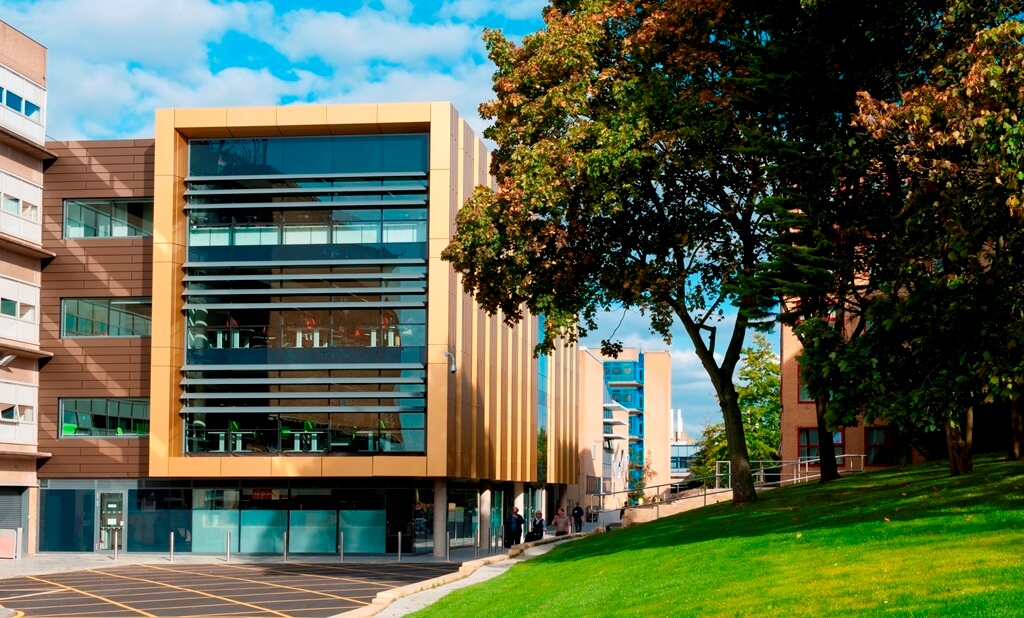 University of Surrey 薩里大學校園3