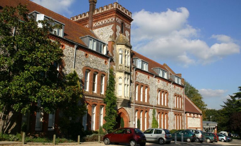 University of Winchester 溫徹斯特大學校園3