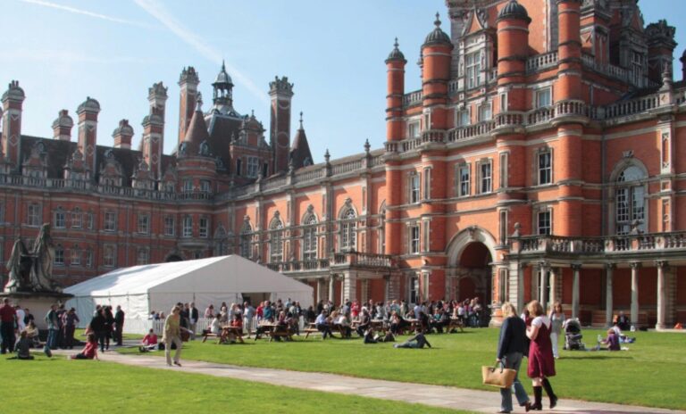 Royal Holloway, University of London 倫敦大學皇家哈洛威學院校園1
