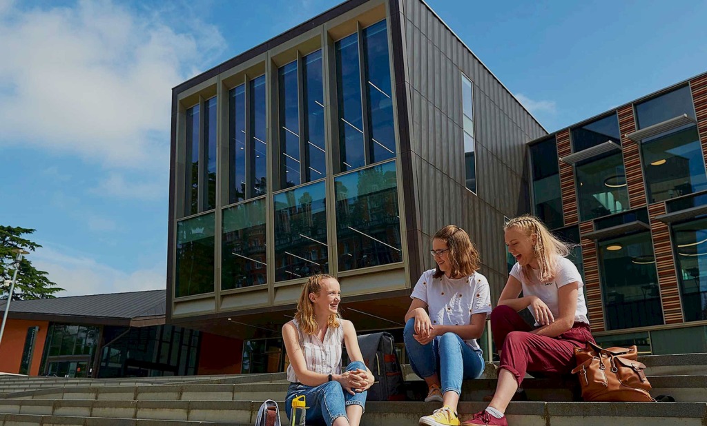 Royal Holloway, University of London 倫敦大學皇家哈洛威學院校園2
