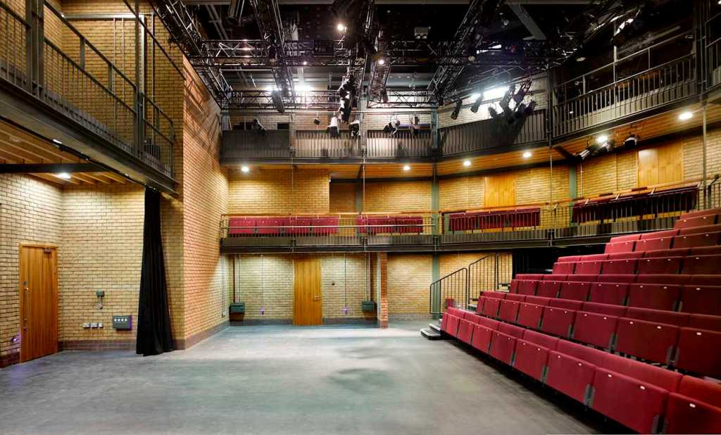 Royal Holloway, University of London 倫敦大學皇家哈洛威學院校園4