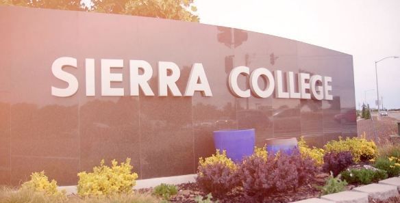 Sierra College 西耶拉兩年制大學校園1