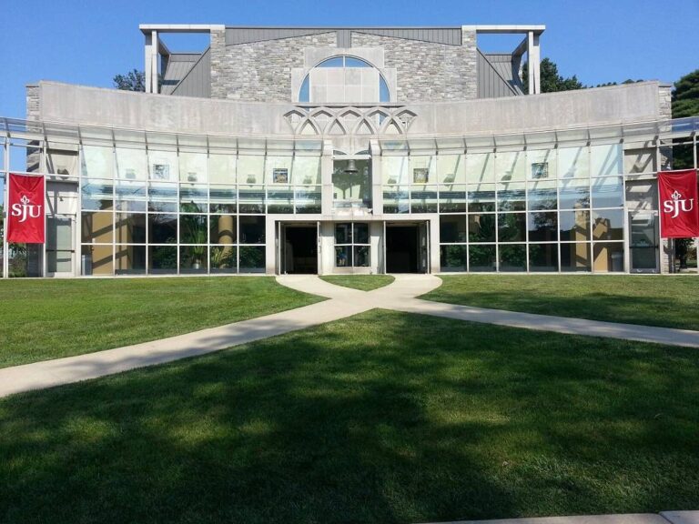 Saint Josephs University 聖約瑟夫大學校園1