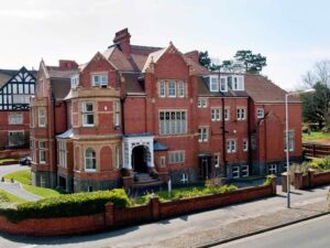 Earlscliffe 伯爵克利夫學院校園1