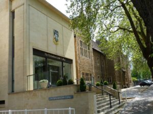 Cheltenham Ladies College 切爾騰漢姆女子學院校園1