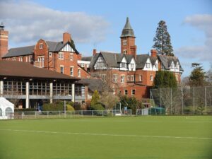 Dean Close School 丁克洛斯中學校園1
