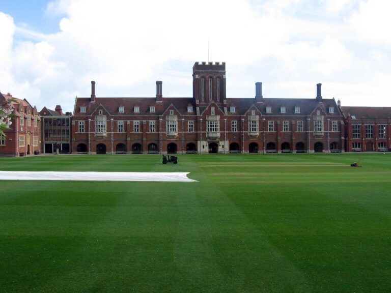 Eastbourne College 伊斯堡學院校園1