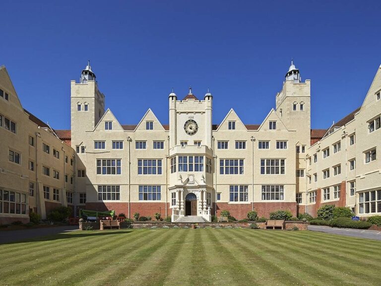 Roedean School 羅丁女子中學校園2