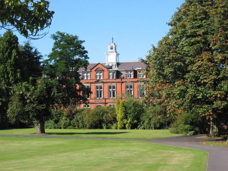 Wrekin College 裡京學院校園1