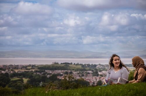 蘭卡斯特大學附近的莫克姆灣(Morecambe Bay)