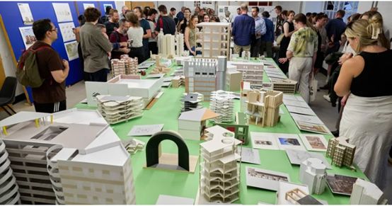 London Met 每年舉辦的Summer Show 與Celebration Week